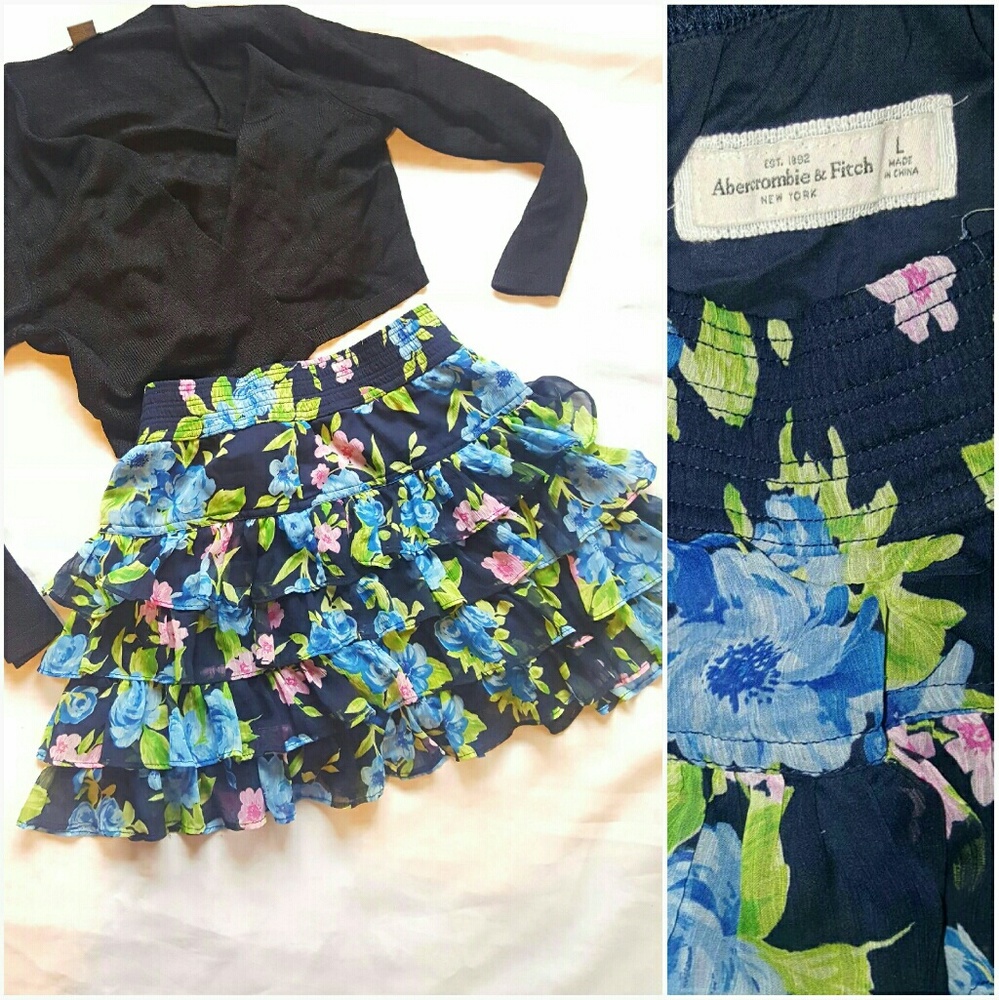 👗Abercrombie & Fitch Hollister skirt  size Large